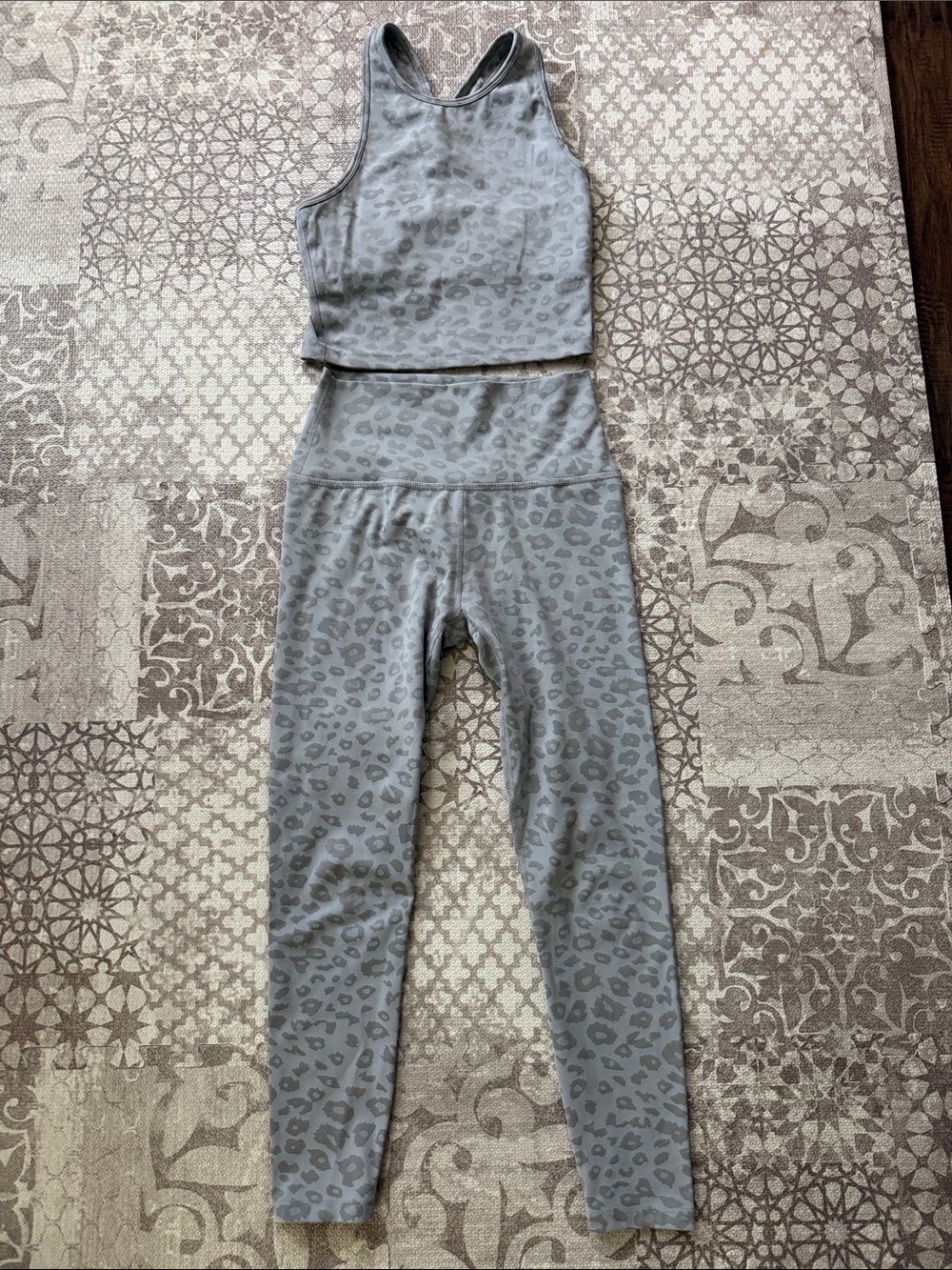 Beyond Yoga Leopard Studio Cropped Yoga Tank Top and High Waisted Legging Set - Picture 5 of 12
